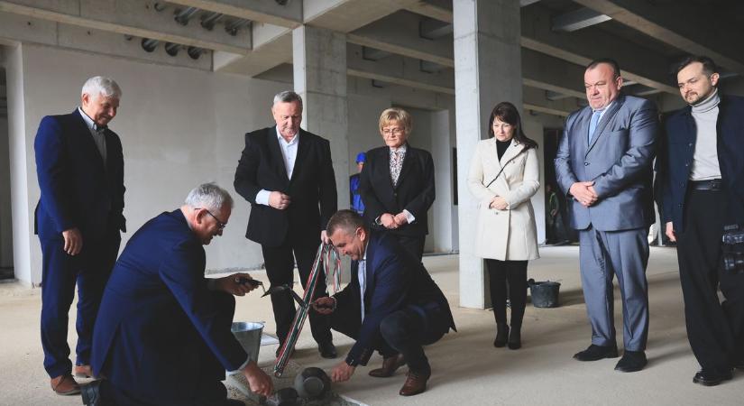 Hatalmas átalakulás Nagykállóban: új szintre lép a legendás iskola – már áll az épület!