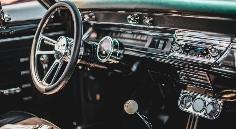 Önnek is ezek hiányoznak a modern autókból?