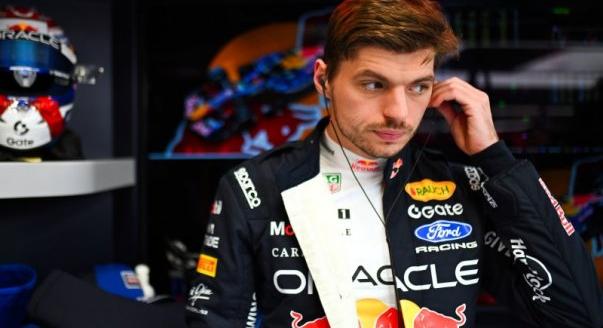 Steiner: Max már megint eldobálja a játékait!