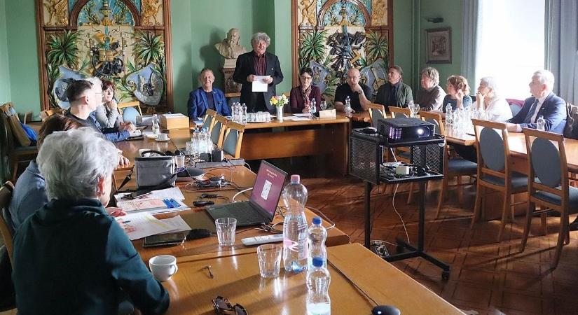 Továbbra is Dévényi Sándor a Magyar Művészeti Akadémia Pécsi Regionális Műhelyének elnöke