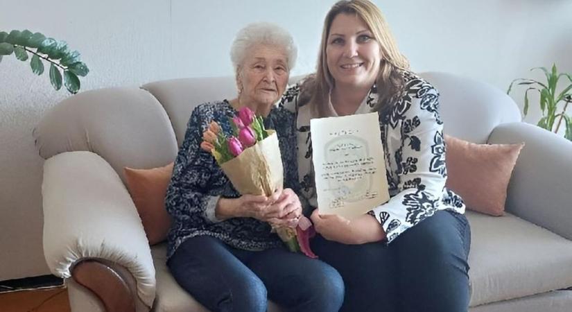 Kilencvenéves kollégáját köszöntötte a vármegyei rendőrfőkapitány