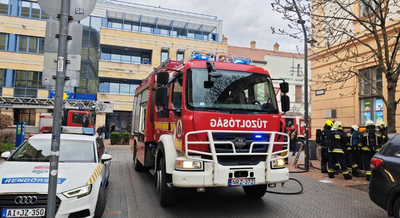 Felcsaptak a lángok egy szegedi vendéglátó egység pincéjében