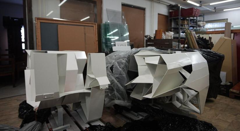 „Leleplezés”: megkerült az eltűntnek hitt Kepes-intézetből elszállított fogadópult