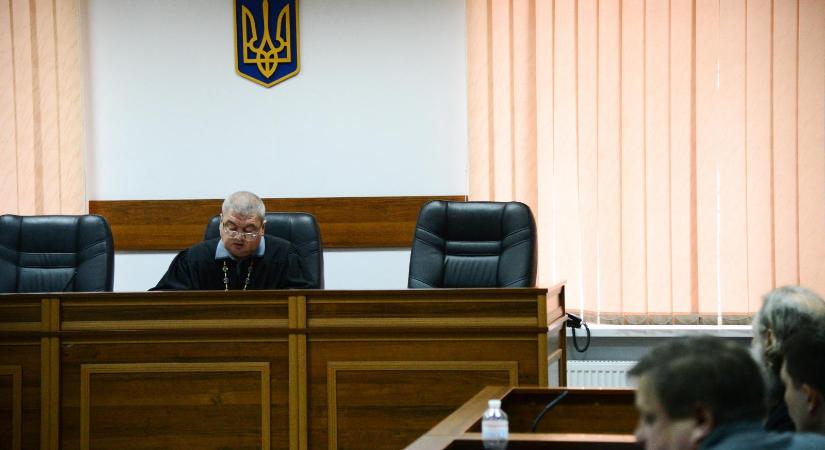 Felfüggesztette a bíróság azt az ukrán dandártábornokot, aki nem hadra, hanem lakásfelújításra fogta a katonáit