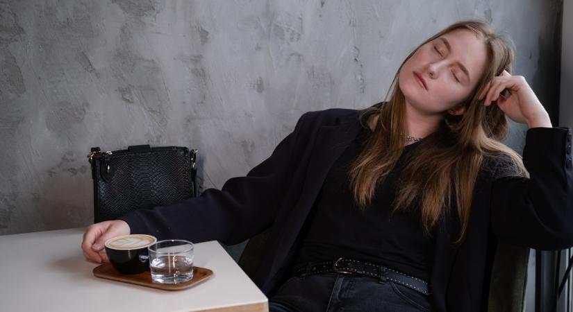 Kávé a délutáni fáradtság ellen? Ugyan már, a szakértők egészen más fegyvert ajánlanak