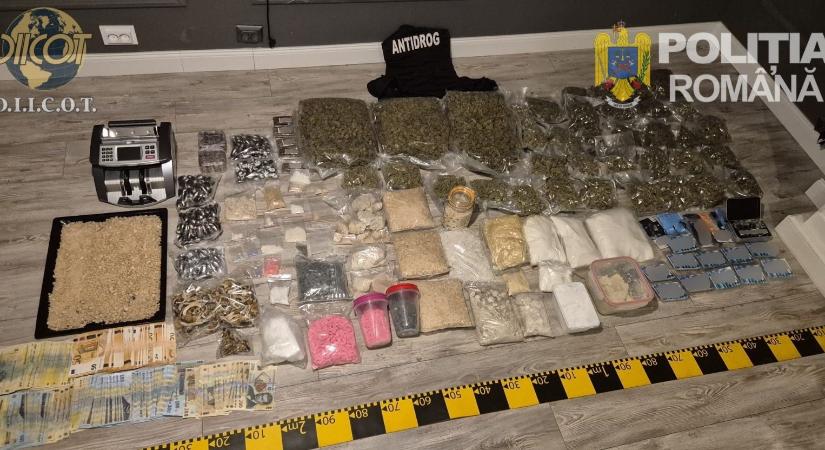 Fiatal dílerek, iskolás vásárlók – Kiterjedt droghálózatot lepleztek le Nagyváradon