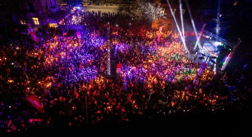 Orbán újra országjáráson, ezúttal Szentendrén, kövesse élőben a Mandineren!