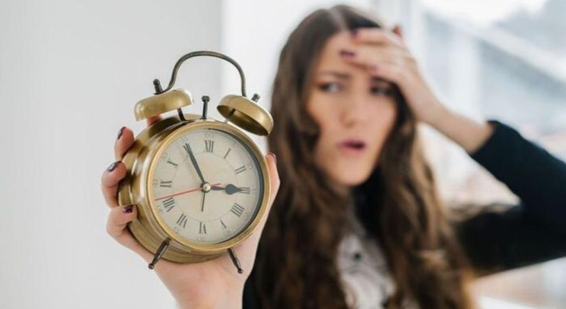 Jön az óraátállítás – De meddig még? Folyik a vita