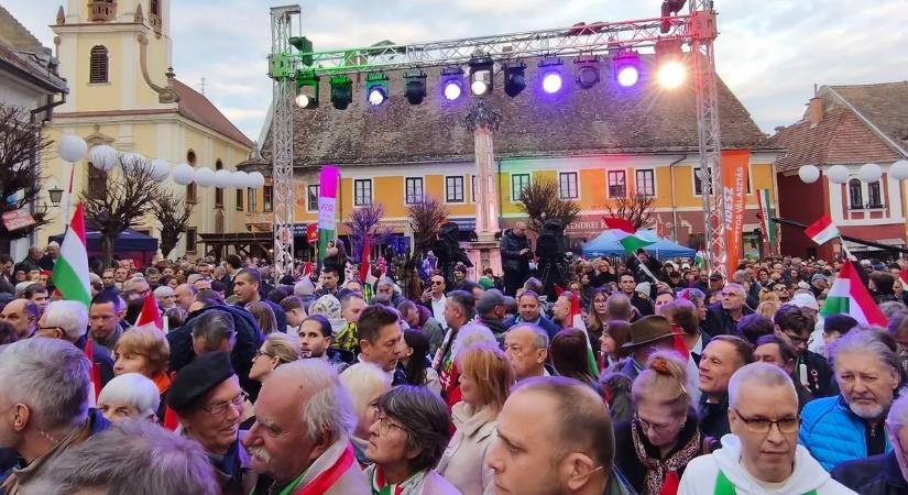 Érkeznek az első fotók: ezzel kell majd szembenéznie Orbán Viktornak Szentendrén