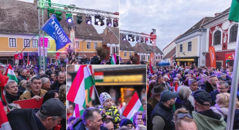 Megérkeztek az első fotók: hatalmas tömeg várja Orbán Viktort Szentendrén