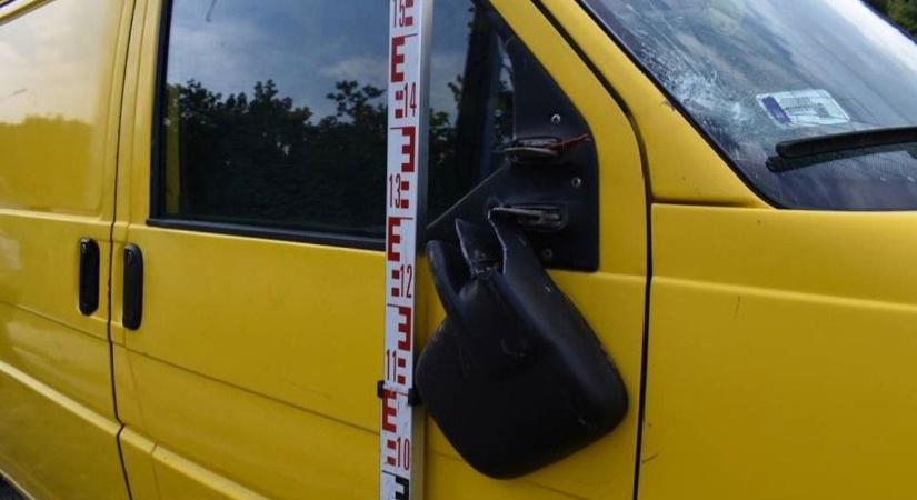 Részegen, eltiltva, féktelenül: több autót tarolt le a gázoló, majd simán továbbhajtott