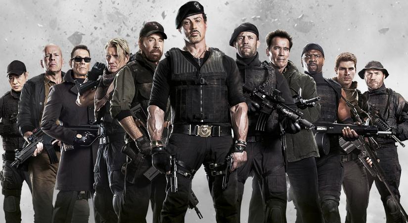 "Hiányozni fogsz nekünk, barátom" - Sylvester Stallone és Dolph Lundgren is megemlékezett Chuck Norrisról, Stephen King pedig klasszikus viccekkel tisztelgett az akciósztár előtt