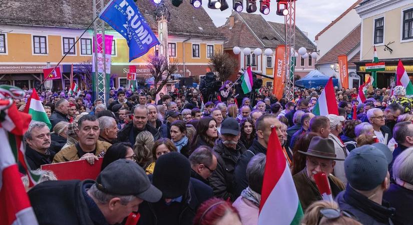 Elképesztő tömeg Orbán Viktor szentendrei országjárásán – galéria