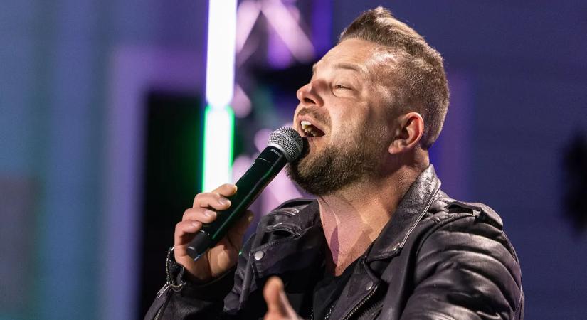 Gudics Máté nem először hangolta a közönséget Orbán Viktor előtt