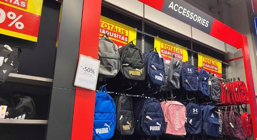 Itt a vége: bezár a magyarok kedvenc sportáruházlánca, hatalmas akciók kezdődtek