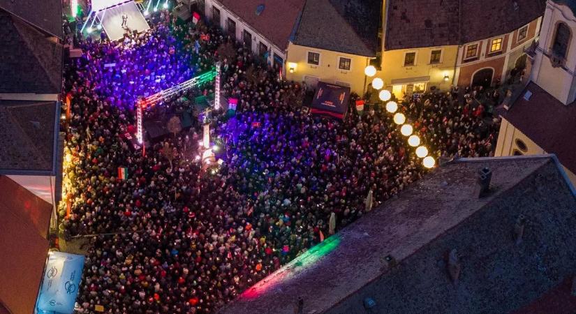 Csúnyán pofára esett Magyar Péter Orbán Viktorral szemben – fotó