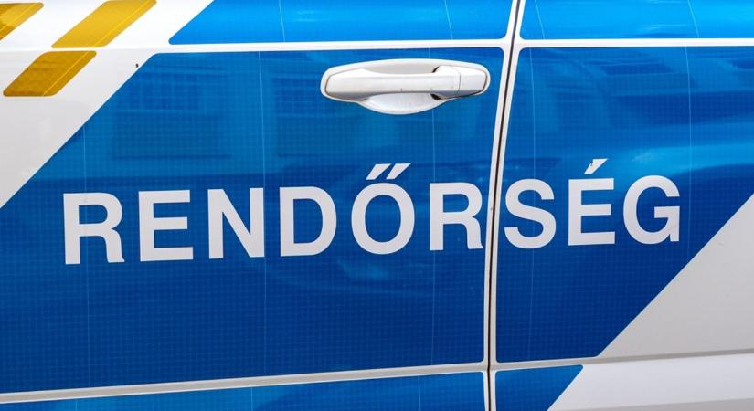 Egy autó és motoros ütközött az Etelka sornál