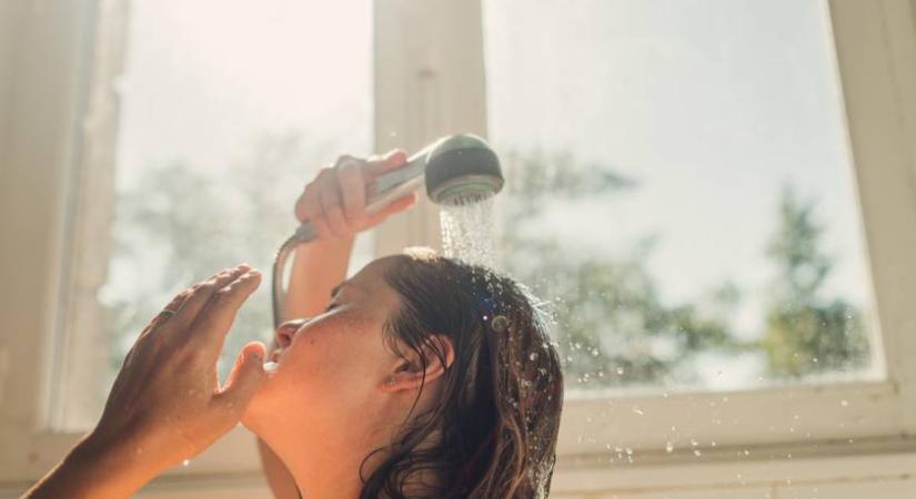 Bőrgyógyászok elárulták: igenis lehet rossz időpontban zuhanyoznit, reggel vagy este jobb zuhanyozni: bőrgyógyászok árulják el