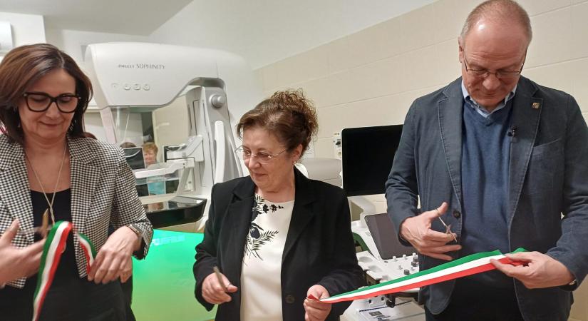 A megelőzés életet menthet – Új mammográfiás készüléket adtak át a tapolcai kórházban