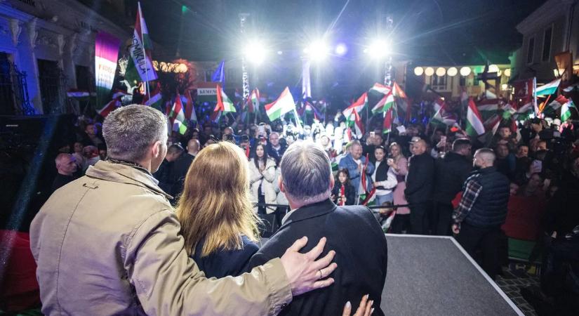 "4:0 ide!" Orbán Viktor negyedszerre is hatalmas tömeget mozgatott meg Szentendrén - Galéria