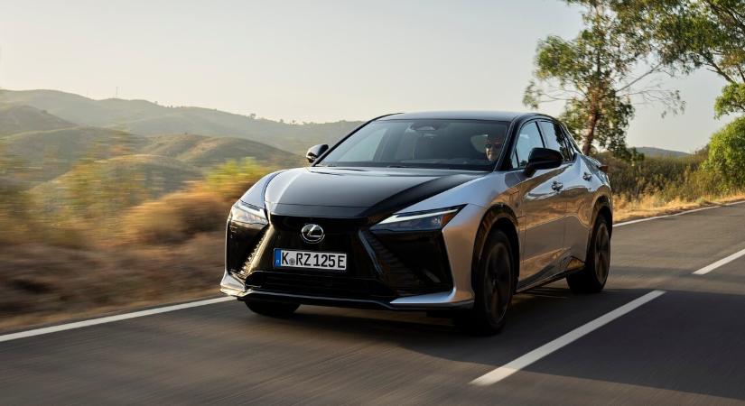 A LEXUS MINDEN CROSSOVER ÉS SUV MODELLJE ELÉRHETŐ ÖSSZKERÉKHAJTÁSSAL