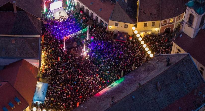 Orbán Viktor: a nemzeti összefogás az egyetlen erő, ami képes megvédeni a magyarok pénzét