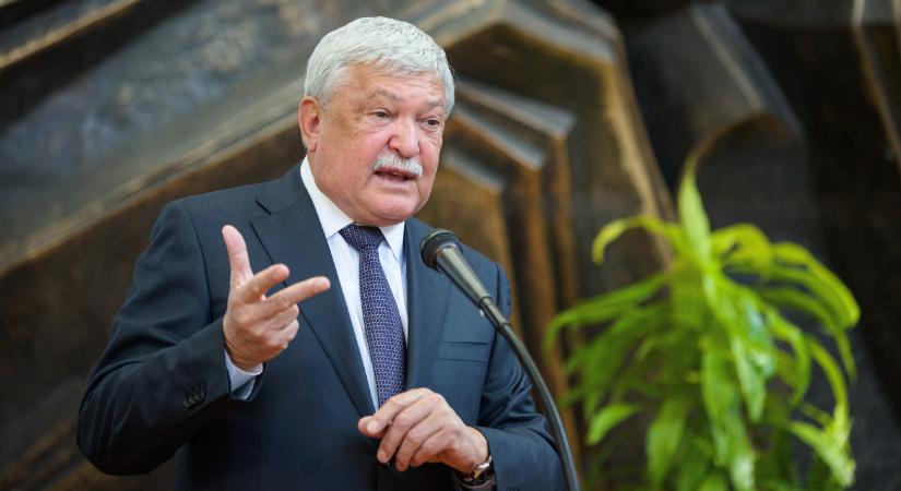 Csányi Sándor az InfoRádióban: többet kell tenni a szurkolókért