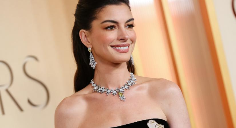 A világhírű színésznő szépségtrükkjével percek alatt éveket fiatalodhatsz: és nem is kerül semmibe