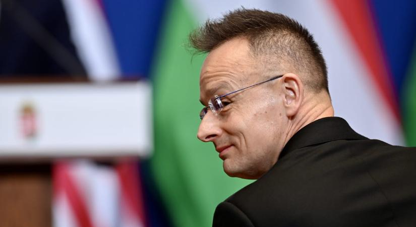 Szijjártó Péter nem mond rosszat Gulyás Gergelyről, és nem fél az orosz beavatkozástól