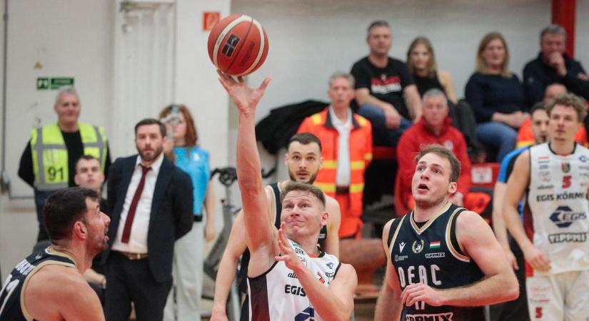 A listavezető ellen játszanak a DEAC kosarasai