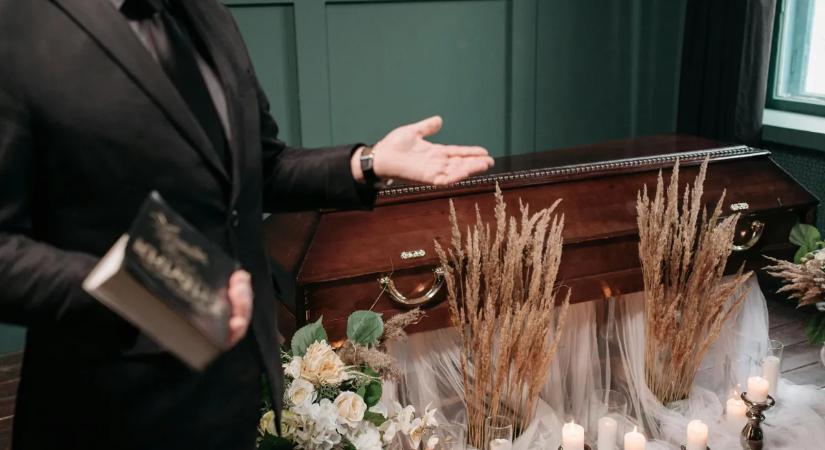 Hónapok óta nem tudják eldönteni a szülők, mi történjen halott fiuk testével