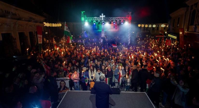 Hatalmas érdeklődés fogadja mindenhol Orbán Viktort az országjárása során