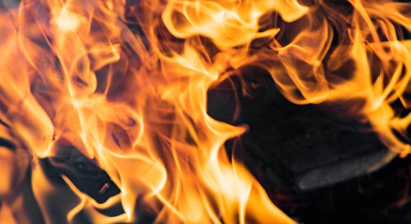 Egy éjjeliőr őrizte a felgyújtott izraeli hadianyaggyártót Csehországban