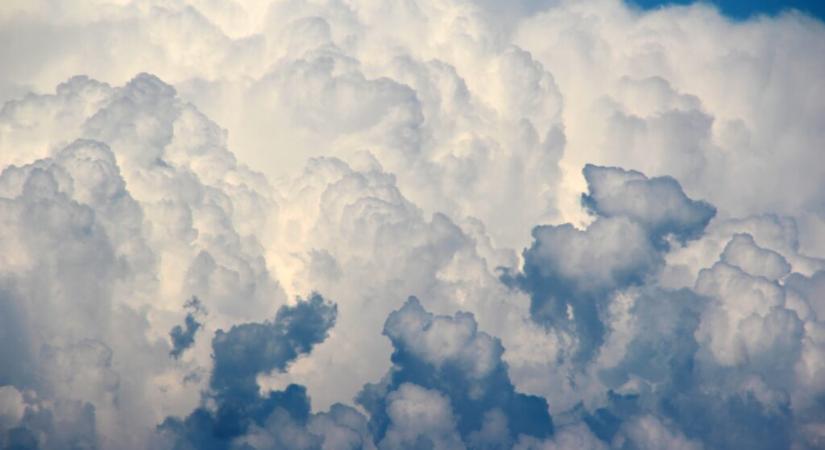 Többnyire borult idő várható, északon zápor is előfordulhat