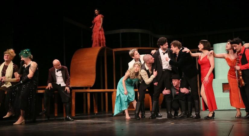 Fekete pálya - Móricz muzsikaszóval a Weöres Sándor Színházban