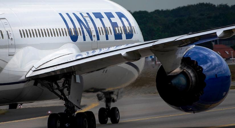 Az olajárak miatt csökkentik a légijáratokat