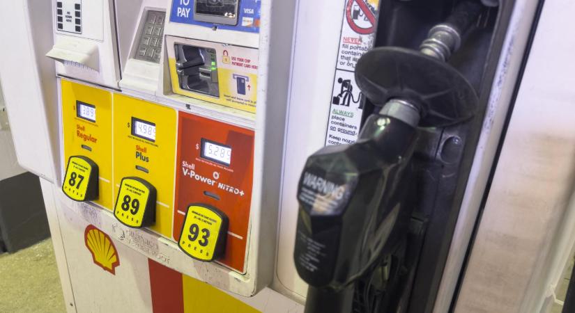 Az Egyesült Államok egy hónapra feloldotta az iráni kőolajra kivetett szankciókat