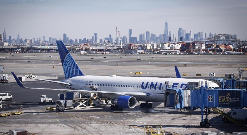 A kőolaj árának kitartó emelkedésére hivatkozva csökkenti a járatai számát az amerikai United Airlines