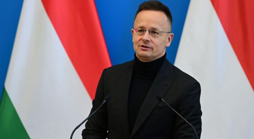 Szijjártó Péter: előbb az olaj, aztán a pénz