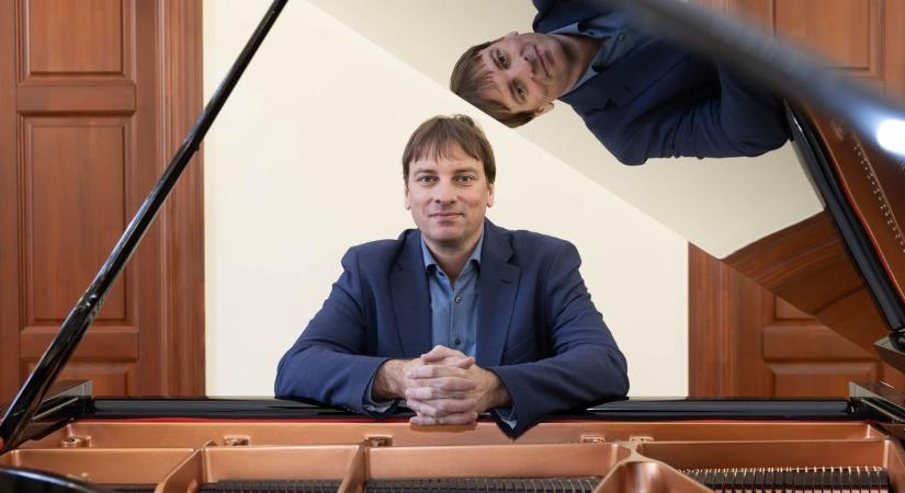 Zenélni maga a boldogság? A közismert zalai művésztanár önálló koncertre készül és tíz kilométereket fut