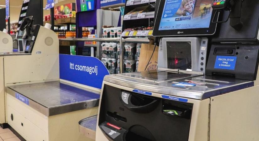 Így trükköztek az önkiszolgáló kasszánál Debrecenben, szinte ingyen lett volna a drága holmi!