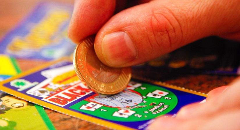 Új milliomosa van Hevesnek! Ülve megszédülsz, akkora nyereményt kapartak le a lottózóban!