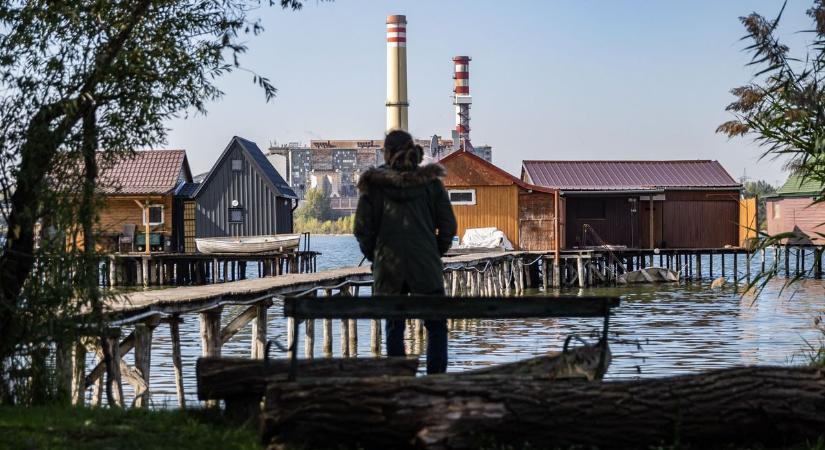 Rejtett csoda a környéken - az egyik legjobb romantikus hely lapul a Bokodi-tó felszínén