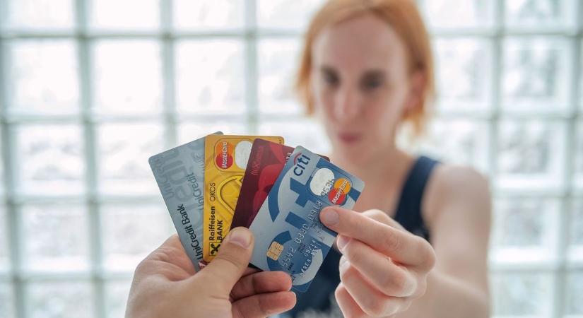 Már csak pár nap és érkeznek – hozzád is házhoz jönnek, bankkártyát is kérhetnek!