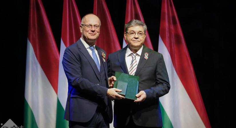 Béke, biztonság, jövő: ezért dolgoztam mindig – Interjú dr. Szakács Imrével