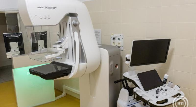 Új mammográfiás készülék Tapolcán