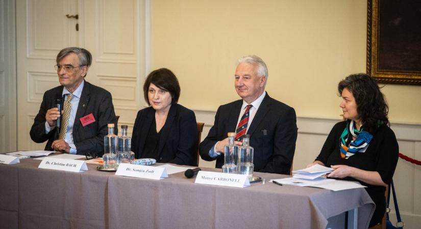 Semjén Zsolt: a migrációnak nevezett iszlám invázió Európa civilizációs öngyilkossága! Videó