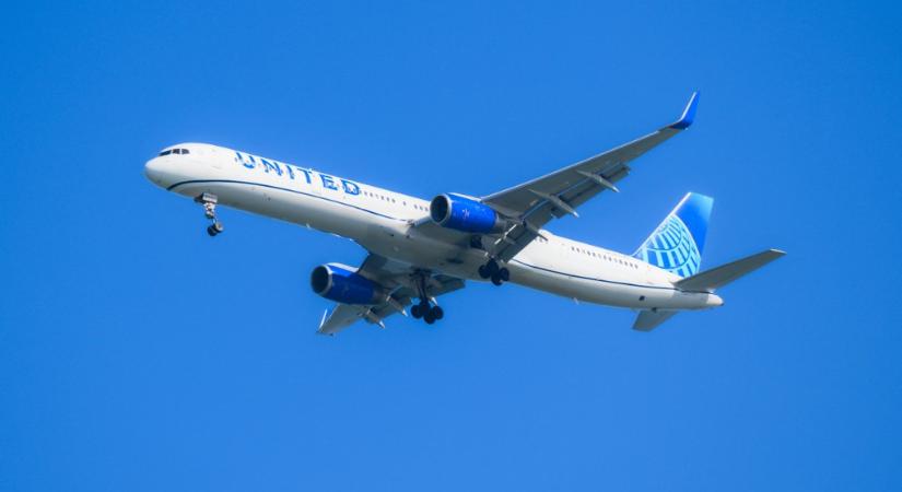 Csökkenti járatai számát a United Airlines, mert tartósan magas olajárakra számít