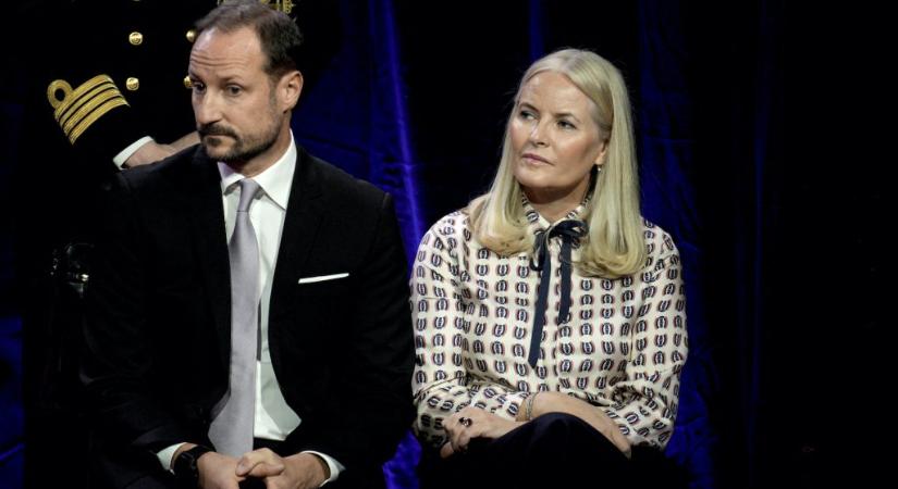 Tévéinterjúban igyekezett tisztázni magát az összeepsteineződött norvég koronahercegnő