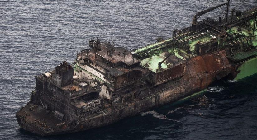 Már Líbia partjaihoz közeledik az orosz szellemtanker